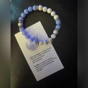 Blue lace agate & Howlite gemstone bracelet NEW anxiety, confidence, truth - M